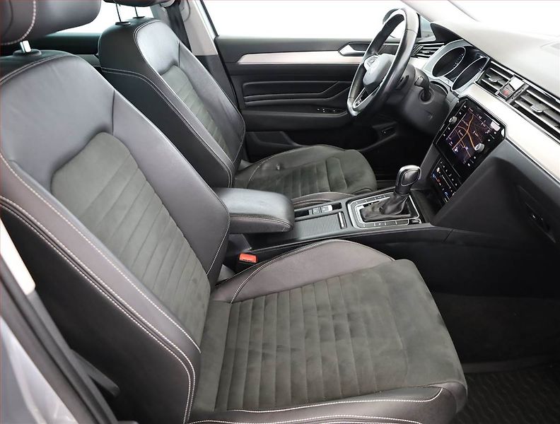 Volkswagen Passat (2021) R-Line 2.0 TDI, 4X4, Automat - fotka 7 z 21