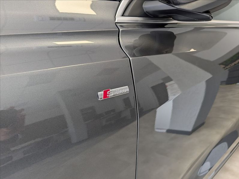 Audi Q8 E55 TFSI Quattro S-line - fotka 6 z 38