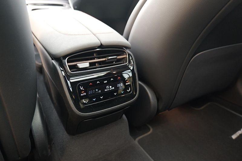 Mercedes-Benz EQS 450+ AMG Pano HuD 360 Venti - fotka 15 z 48