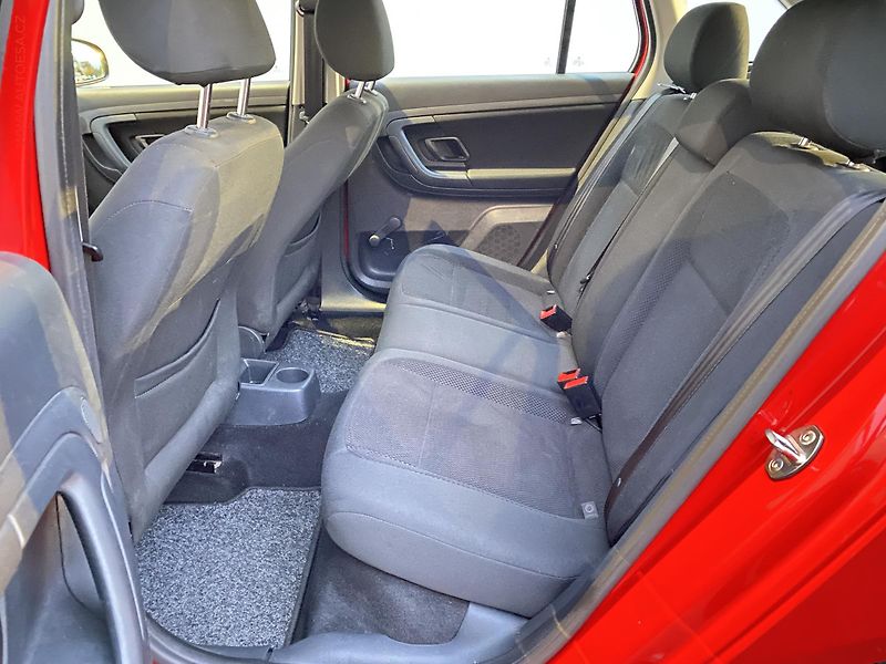 Škoda Fabia (2014) 1.2 TSI, AC, výhřev sed - fotka 11 z 16