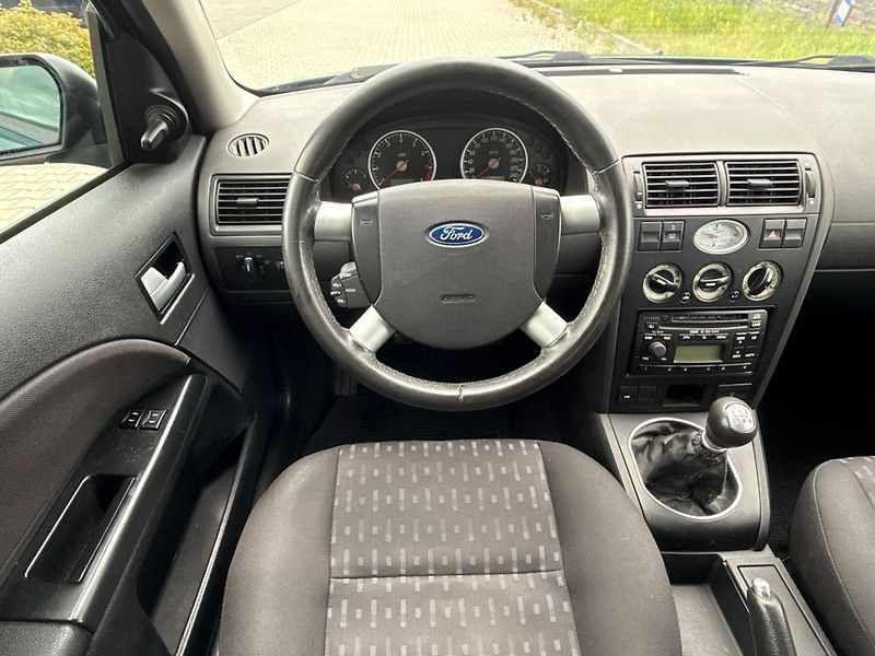 Ford Mondeo (2002) - fotka 13 z 33