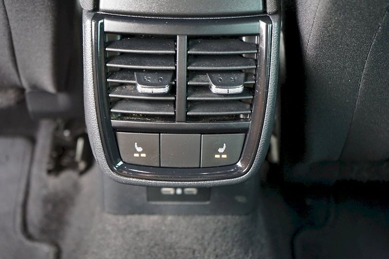 Škoda Kamiq (2021) TSI 110 kW DSG Style - tažné - fotka 27 z 33