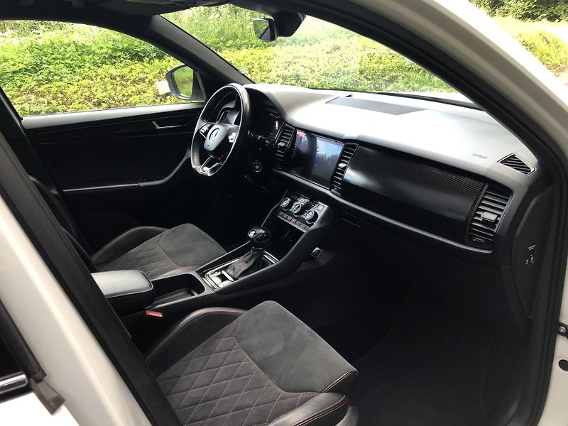 Škoda Kodiaq (2021) 2.0 TDI RS 176KW 4x4 - WEBASTO - fotka 13 z 22