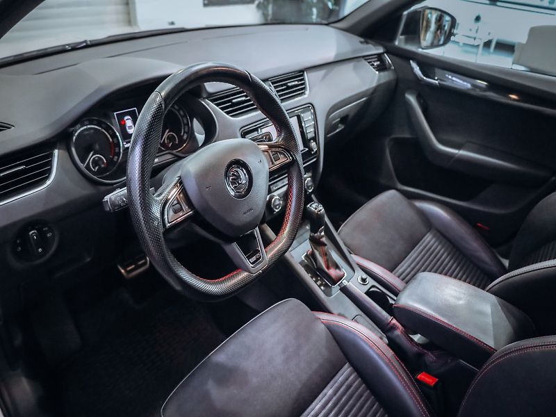 Škoda Octavia 2.0 TDi RS DSG - fotka 8 z 32