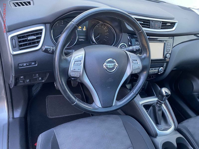 Nissan Qashqai (2016) 1.2 DiG-T, Acenta, kamera - fotka 12 z 18