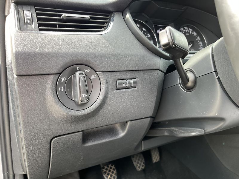 Škoda Octavia Combi 1.6 TDI Ambition - fotka 20 z 31