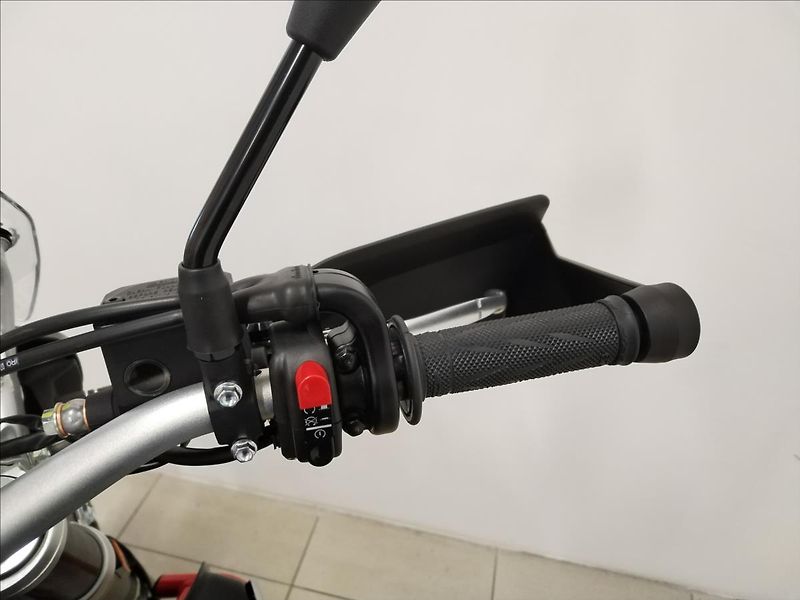 SWM Superdual T 600 (GT Pack)   0, - fotka 11 z 16
