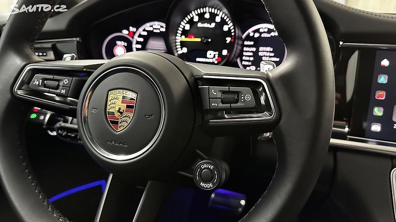Porsche Panamera TURBO S E-HYBRID 700 koní - fotka 43 z 51