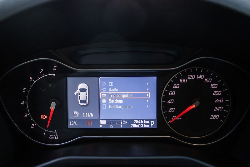 Ford Mondeo - fotka 12 z 33