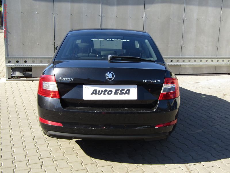 Škoda Octavia (2015) 1.2 TSi, ČR, STK2/28 - fotka 5 z 16