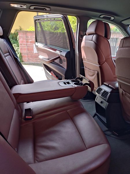 BMW X5 (2010) M-packet - fotka 26 z 28