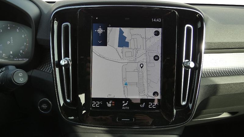 Volvo XC40 B4 AWD R-Design - fotka 14 z 21