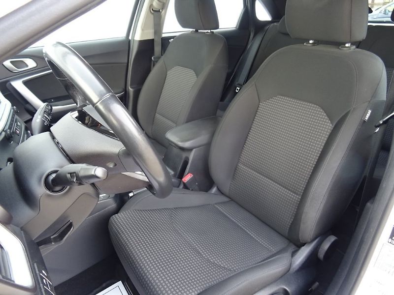 Kia Ceed (2019) 1.4i,73kW,NovéČR,S.kn,ALU - fotka 8 z 19