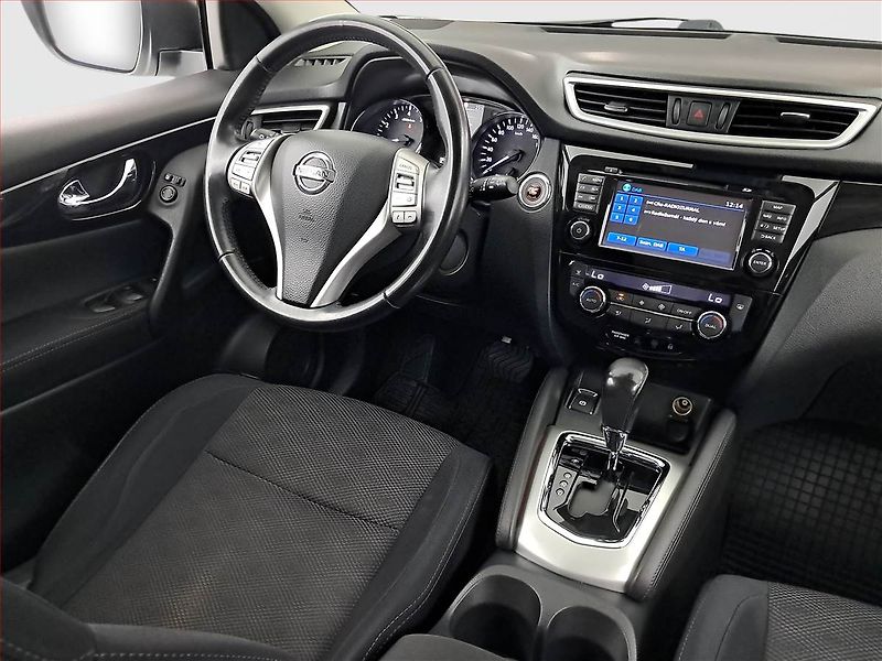 Nissan Qashqai (2015) 1.2 DIG-T, Automat, ČR,1.maj - fotka 7 z 28