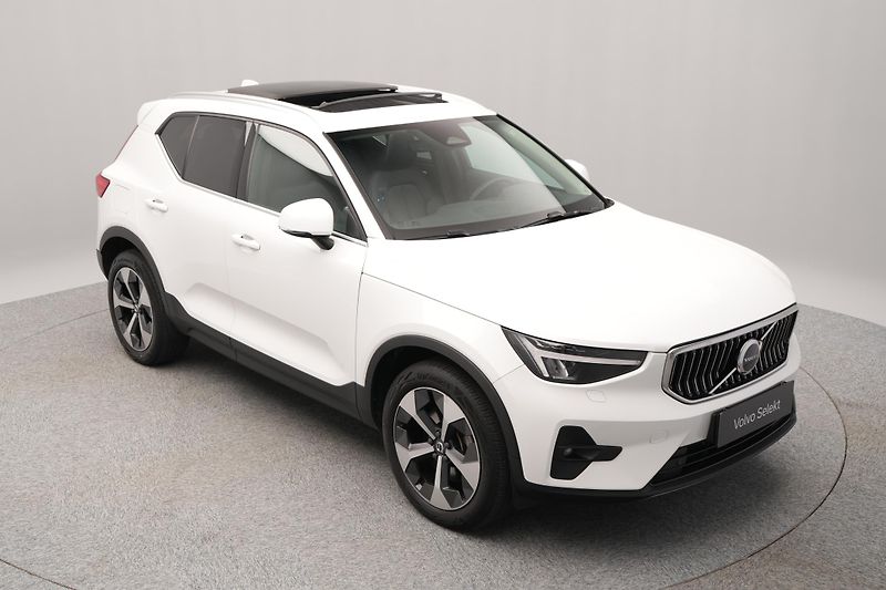 Volvo XC40 B4 AWD ULTIMATE CZ - fotka 13 z 49