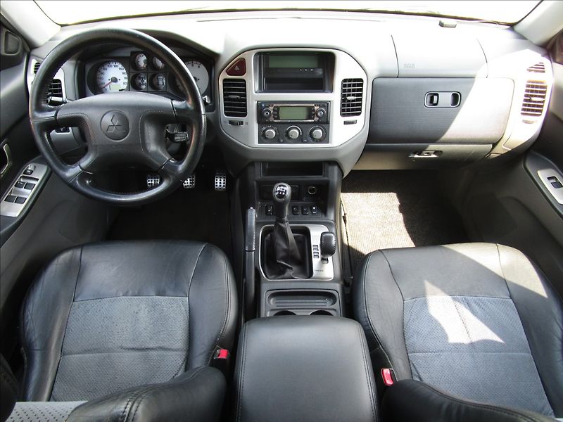 Mitsubishi Pajero 3.2 Di-D, 4x4, aut. klima, 7 m - fotka 7 z 54
