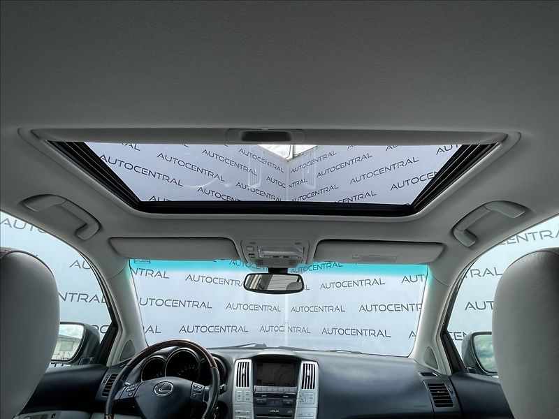 Lexus RX 300 3,0 i,150kW,4x4,Aut. - fotka 19 z 23
