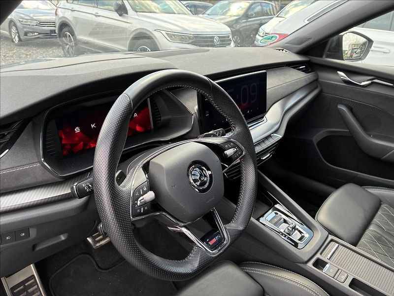 Škoda Octavia 2,0 RS,PANORAMA,TAŽNÉ,KŮŽE - fotka 10 z 33