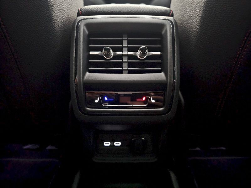 Škoda Kodiaq (2025) 2.0TSI RS 195kW DSG 7S PANORAM - fotka 22 z 29