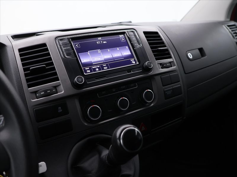 Volkswagen Multivan 2,0 TDI 103KW 7 Míst - fotka 17 z 27