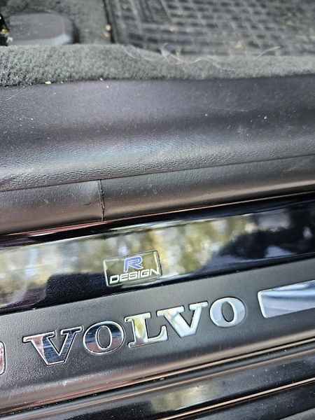 Volvo V60 (2012) R DESIGN - fotka 27 z 31
