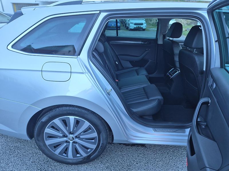 Škoda Superb Combi 2,0TDi 147kw DSG 17ALU - fotka 15 z 41