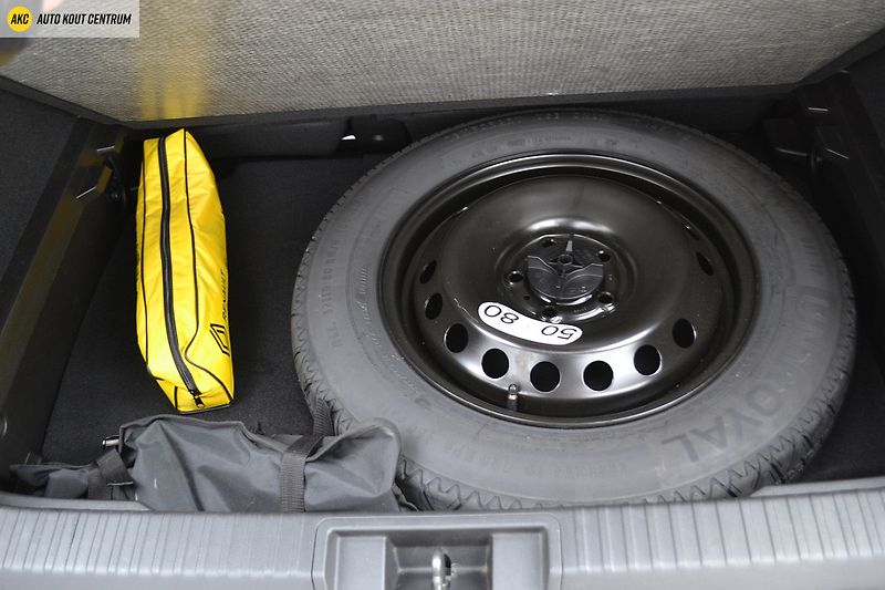 Renault Captur Intens E-TECH HYBRID 145 - fotka 17 z 45