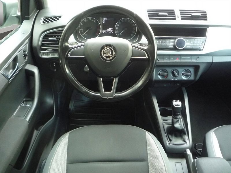 Škoda Fabia (2017) 1,0TSi 81kW Ambition Plus - fotka 11 z 13