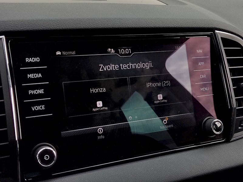 Škoda Karoq (2022) Style Plus 2,0 Tdi 85 Kw DSG - fotka 15 z 36