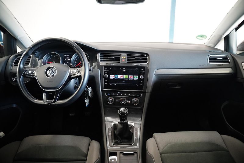 Volkswagen Golf - fotka 5 z 6