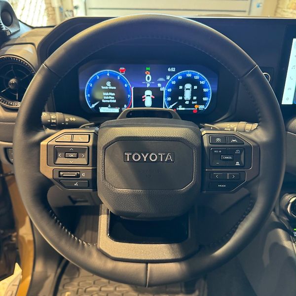 Toyota Land Cruiser (2025) 2.4 Turbo Hybrid i-FORCE MAX  - fotka 13 z 33