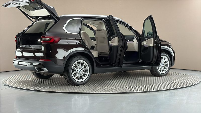 BMW X5 45e AUT xDrive - fotka 6 z 34