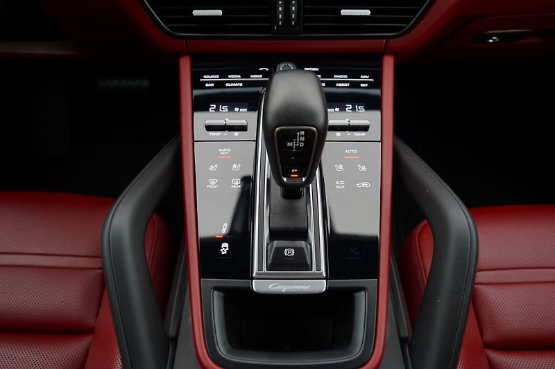 Porsche Cayenne 3.0 V6 Coupé/ČR/1.maj./340Ps - fotka 36 z 47