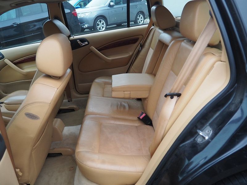 Škoda Octavia (2002) 1.9 TDI, 81 kW, Laurin&Klement - fotka 12 z 28