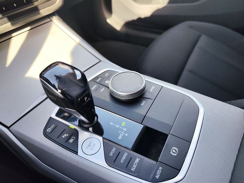 BMW Řada 3 E330/215kW Sportline AT PHEV - fotka 26 z 34