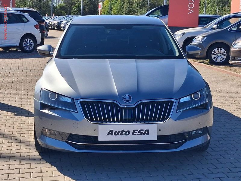 Škoda Superb (2015) 2.0 TDI, ČR, DSG, navi, bixen - fotka 2 z 18