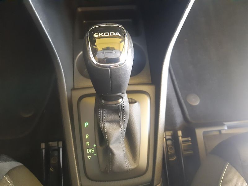 Škoda Rapid 1.0 i 81KW DIGIKLIMA NAVI DSG  - fotka 15 z 26