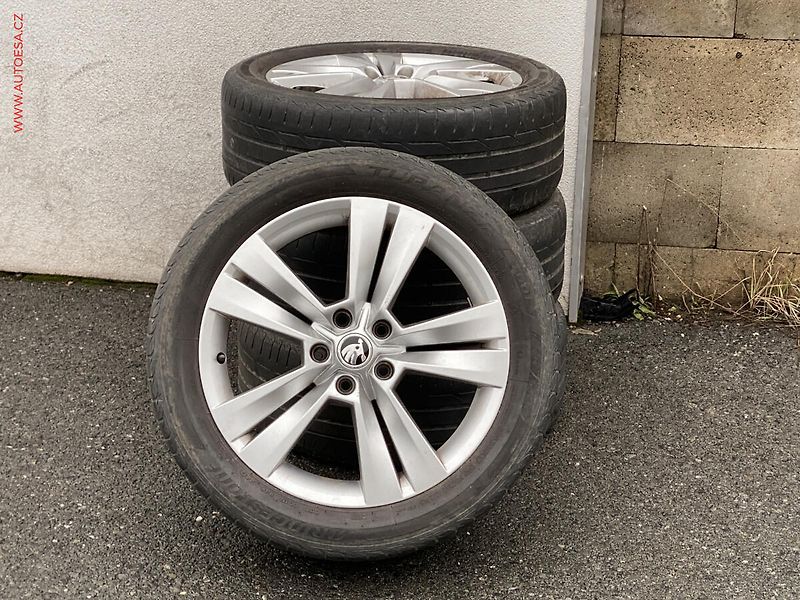 Škoda Karoq (2018) 2.0TDi 4x4, DSG, LED, park - fotka 18 z 18