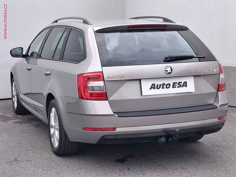 Škoda Octavia (2017) 1.0 TSi, Ambition, AC, park - fotka 6 z 18