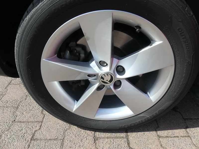 Škoda Karoq (2018) 1,0 TSi DSG - fotka 24 z 24