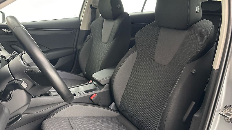Škoda Octavia 1.0 TSI Ambition Combi - fotka 15 z 24