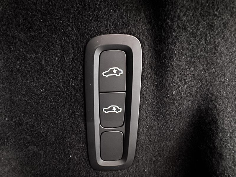 Volvo XC60 B4 AWD INSCRIPTION  - fotka 25 z 55