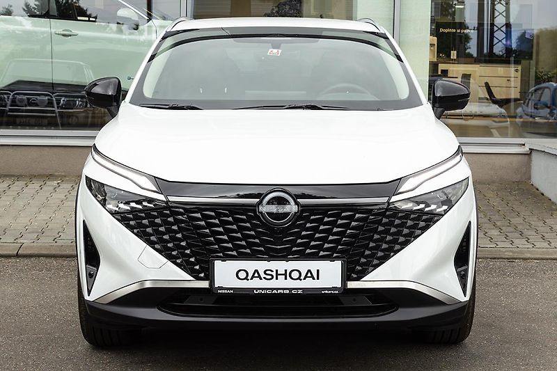 Nissan Qashqai 1,3 DIG-T  X-TRONIC N-CONNECTA - fotka 2 z 17
