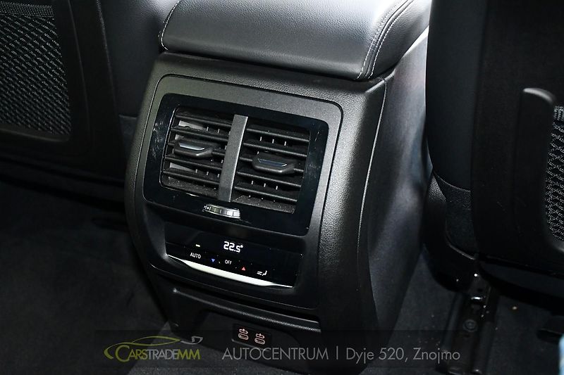 BMW X4 xD30d M-SPORT NTOP TAŽNÉ ČR 1M - fotka 45 z 54