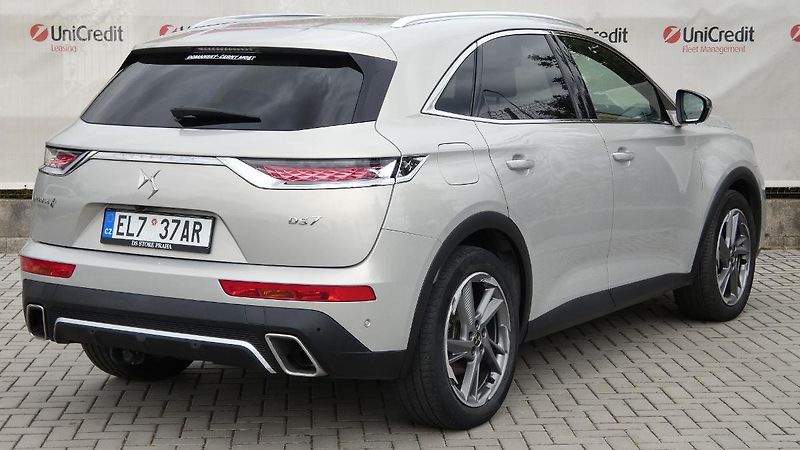 DS Automobiles DS7 Crossback 1.6 E-TENSE 4x4 Pluq-in Hybrid - fotka 3 z 25