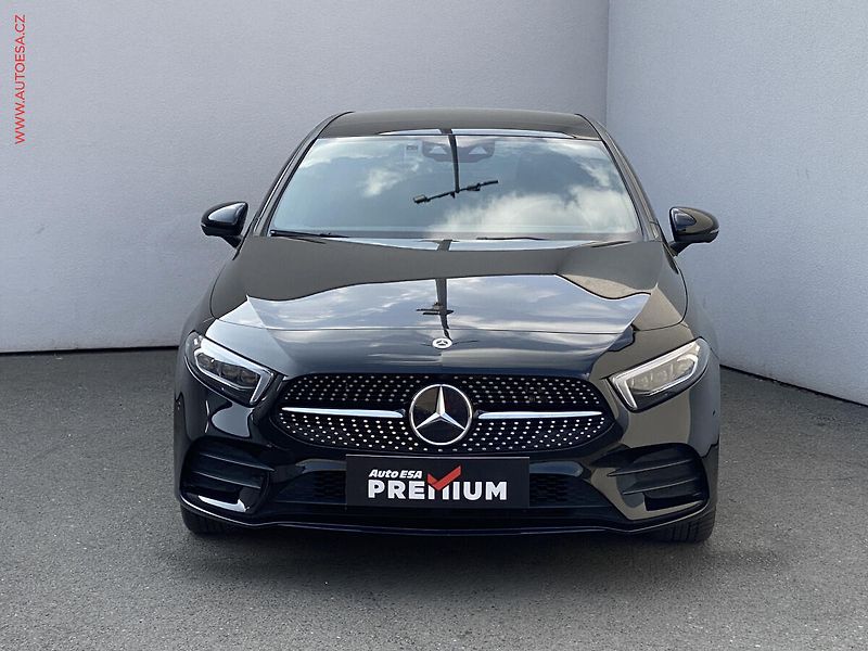 Mercedes-Benz Třídy A (2022) 1.3i A250e, AT, LED, panor, - fotka 2 z 27