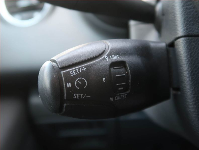 Peugeot 5008 (2016) 1.6 BlueHDi, nová STK - fotka 17 z 19