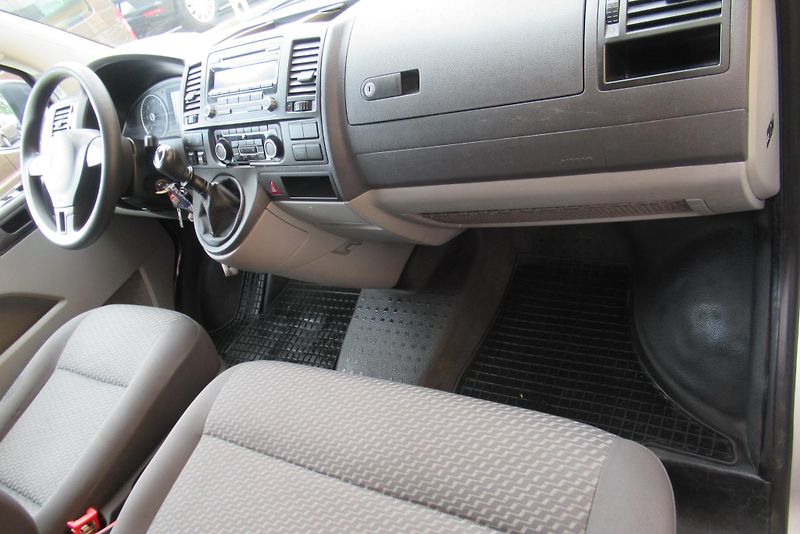 Volkswagen Caravelle 2.0 TDI 4MOTION LONG AUT.KLIMA - fotka 15 z 19