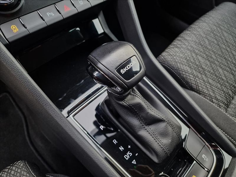 Škoda Karoq 2.0TDI DSG Style,ČR,1.Majitel - fotka 36 z 50