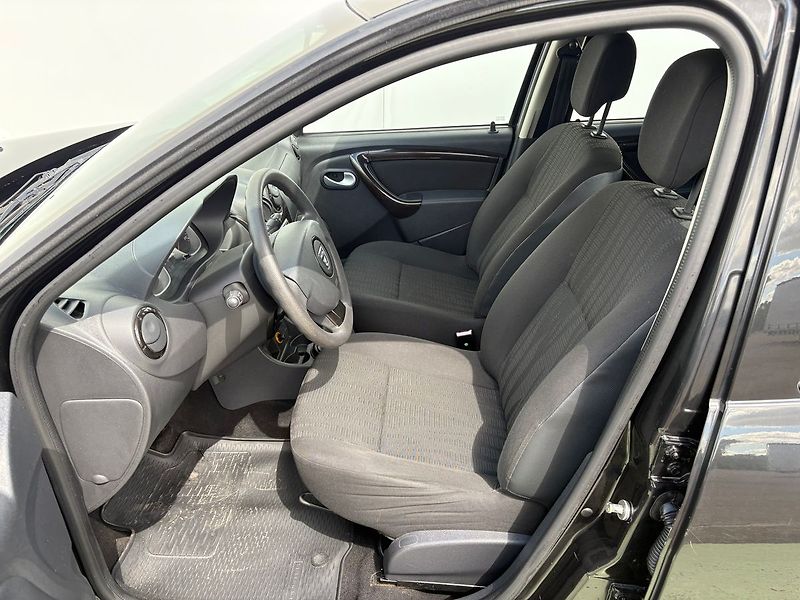 Dacia Duster 1.6i, 77kW, Klima - fotka 6 z 17